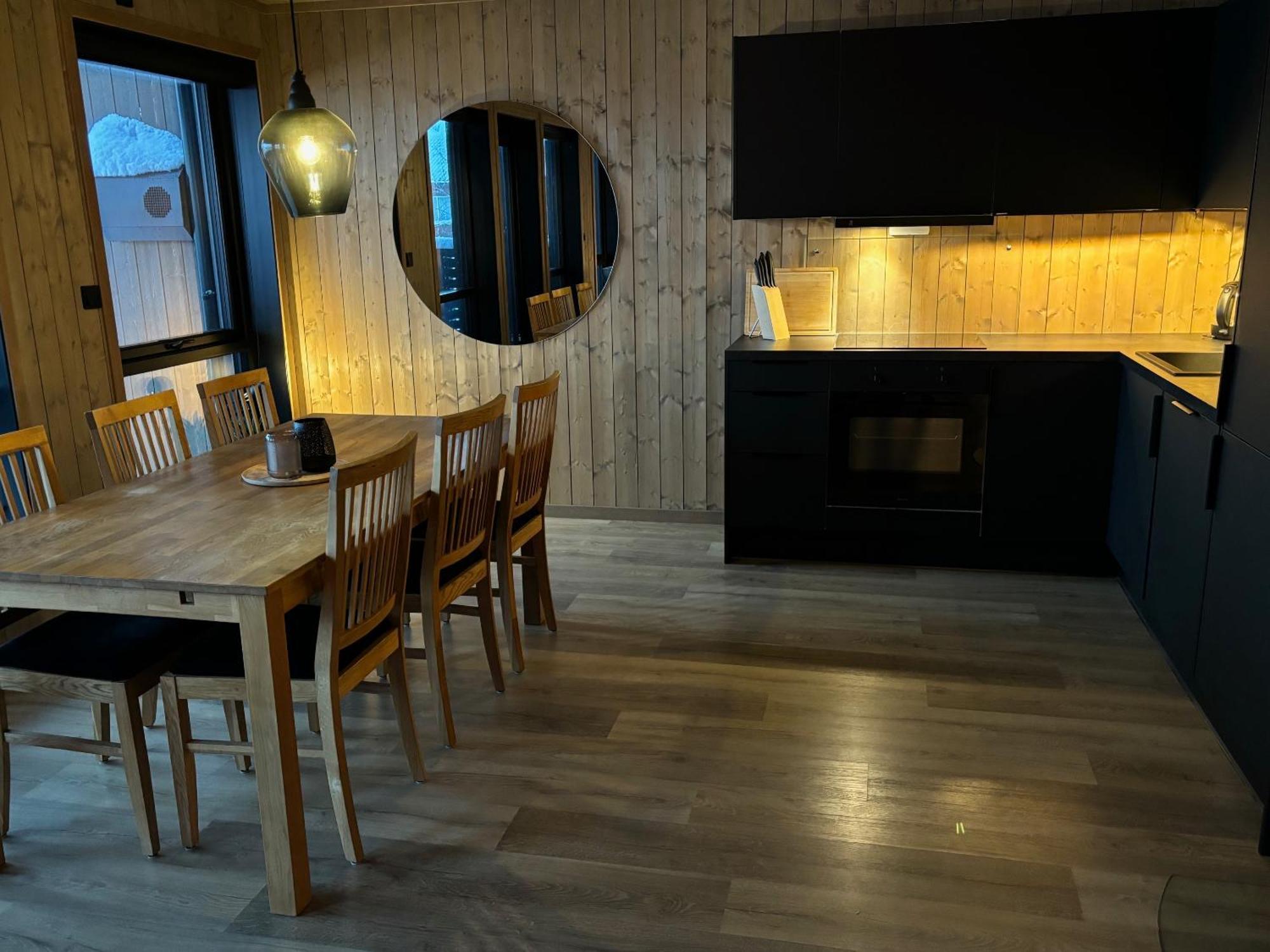 Skaidi Lodge - Modern Cabin Luxury - 6 Beds Хаммерфест Экстерьер фото